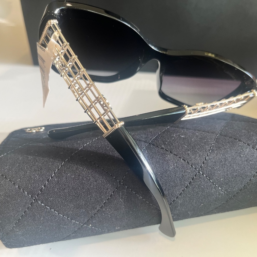 Chanel Sunglasses - Picture 5 of 6